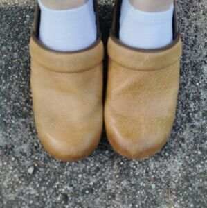 Honey color dansko clogs